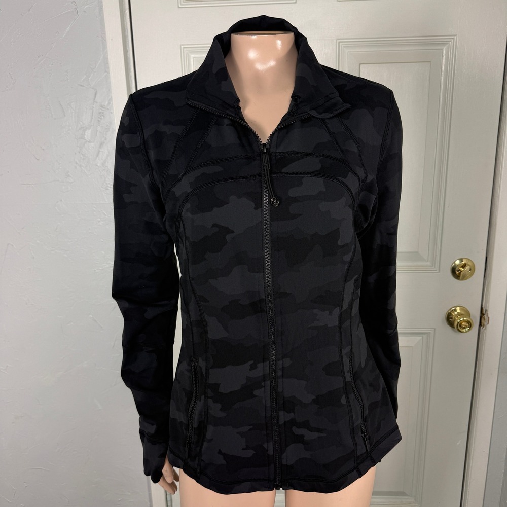 Lululemon Women's Define Shirt Jacket 10 Camo Nylon Thumb holes Zip Athletic H16